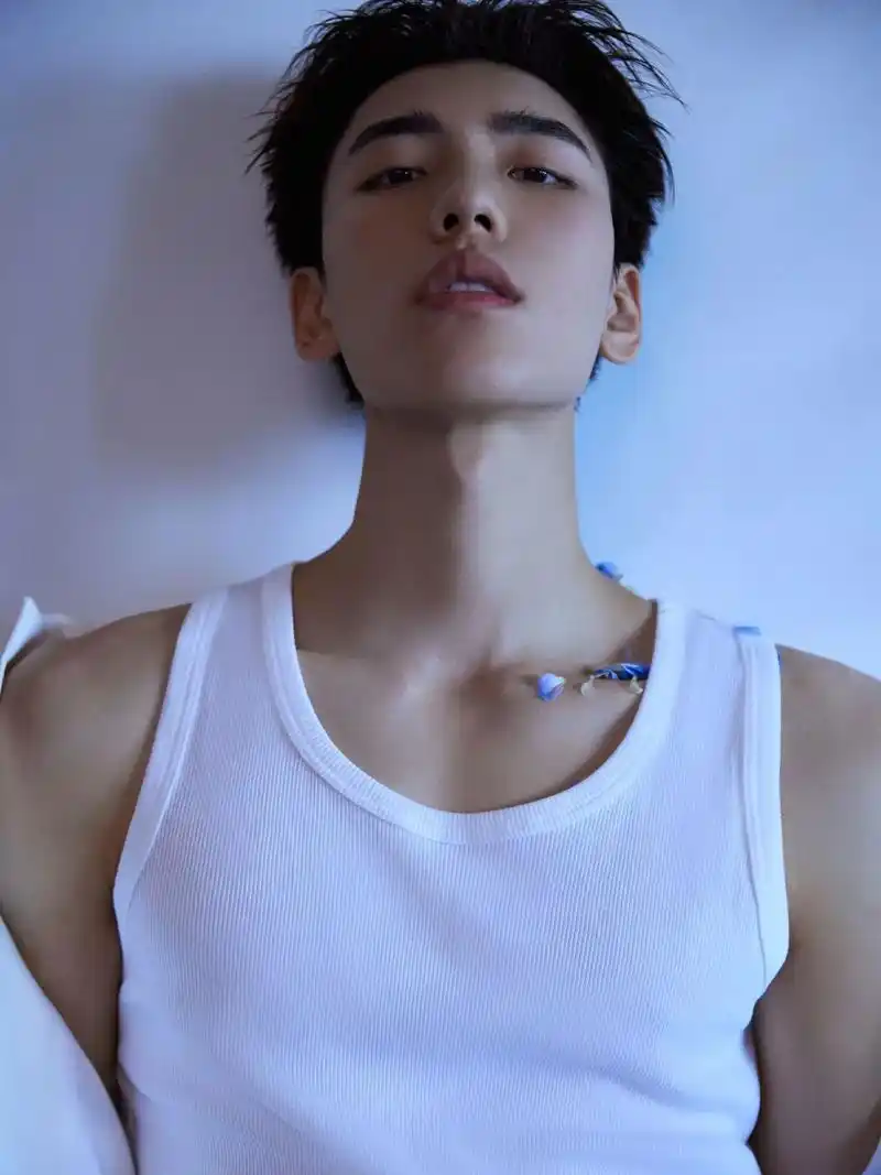 像夏日汽水里的冰#王子异 #一眼沦陷