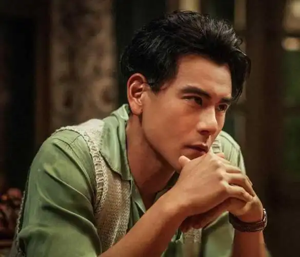 事实证明一夜之间被毁掉的彭于晏已经走上了另一条道路