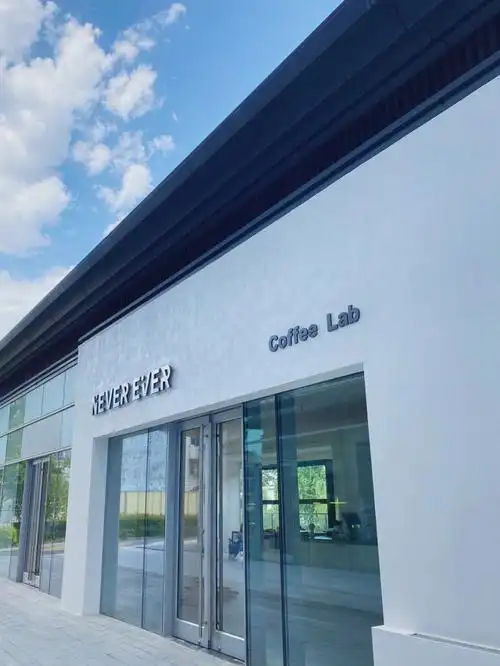 路过万象汇看见湊湊火锅前面新开了一家咖啡,进门看见还没有正式营业