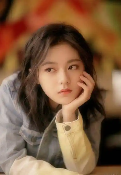 原创赵今麦的白绿套装真难驾驭蝴蝶结一旦扎不好全身穿搭都会翻车