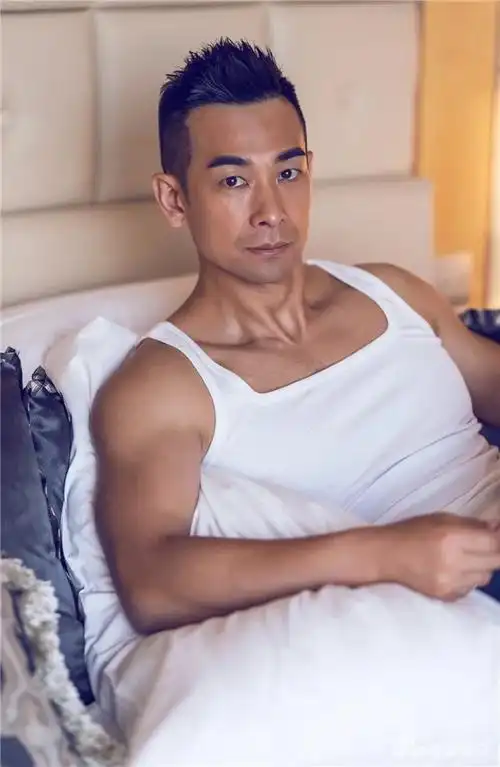 赵文卓终于翻红:与甄子丹的世纪骂战,差点毁了他