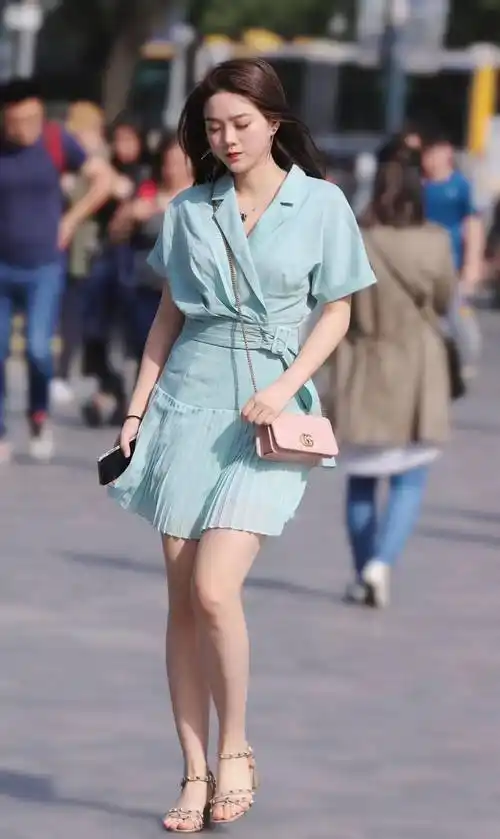 时尚「街拍」:在三里屯,随便一张街拍都能秒杀普通人的造型!