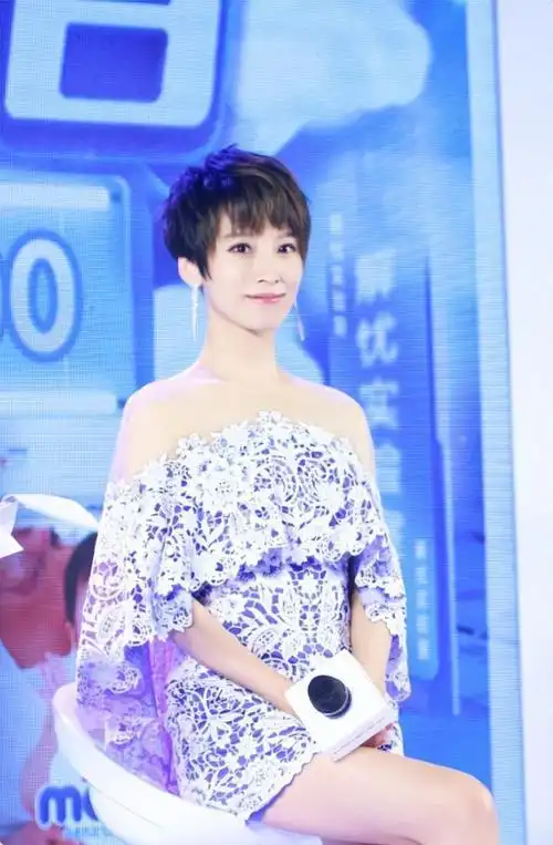 主持人谢楠:嫁给偶像吴京,4年生两子,风光背后有心酸