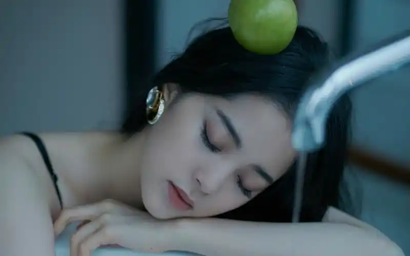 欧阳娜娜性感优雅写真桌面壁纸高清大图预览1920x1200_大陆明星下载