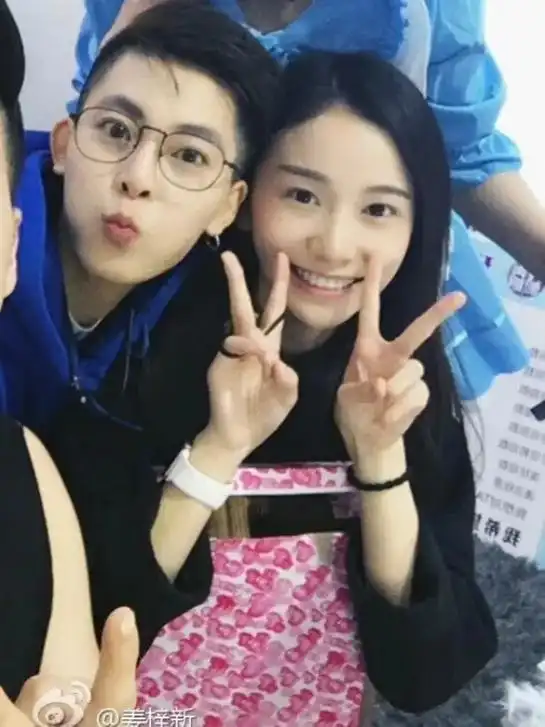 姜梓新周晨晞辛普森 - 抖音