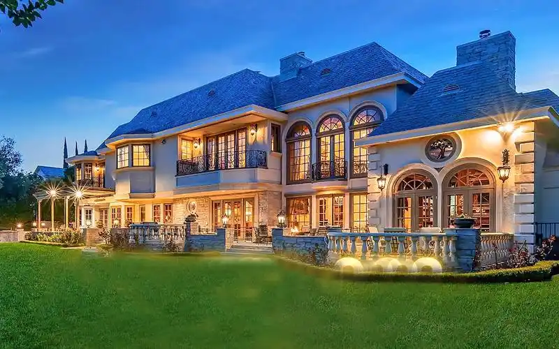 加州皇家城堡庄园,仅售 $1090万,考究的欧式风格装修设计,欧式家具