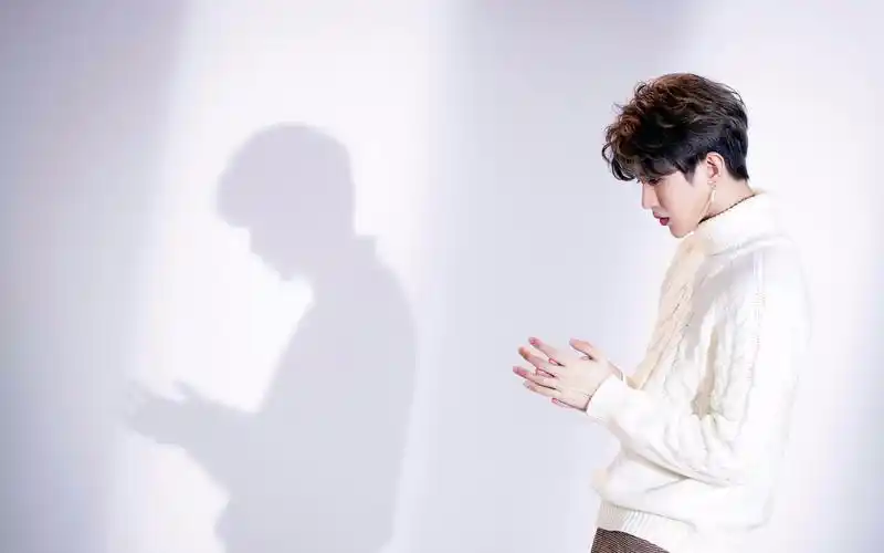 被曝刷榜,被央视点名,被起诉不正当竞争,蔡徐坤这下子玩坏了!