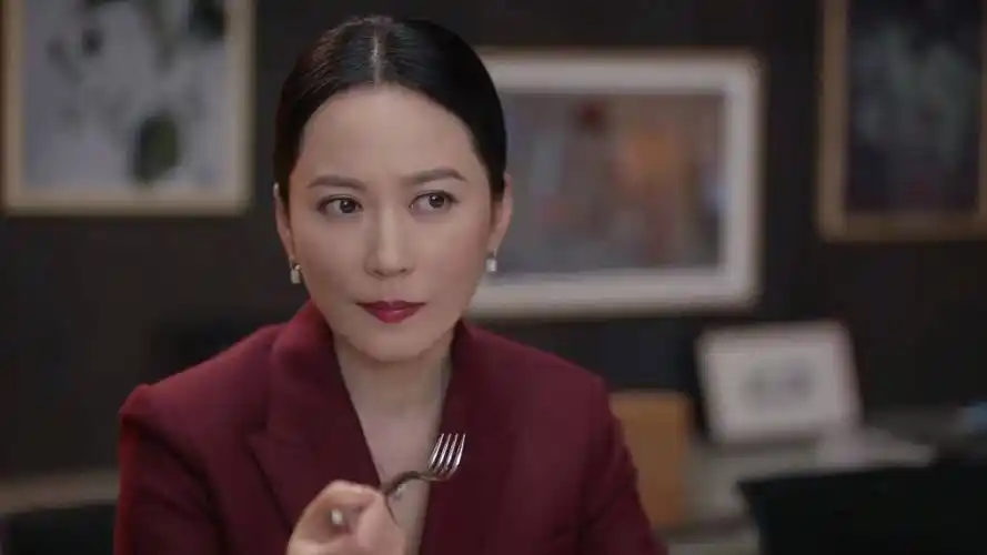 玫瑰之战:袁泉与黄晓明俞飞鸿撕破脸皮,自己单干三人关系成僵局_顾念