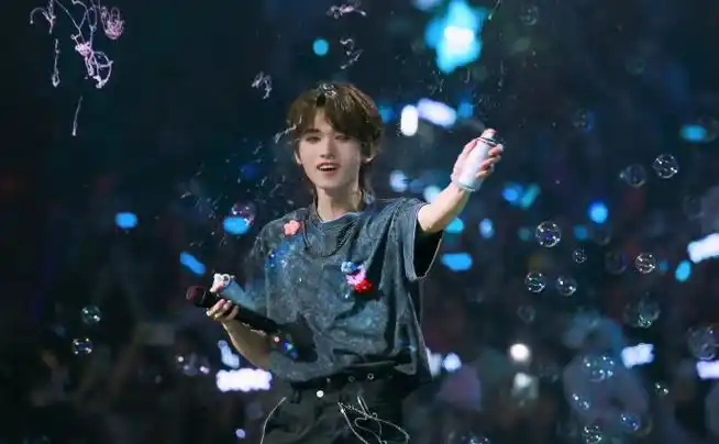 宋亚轩solo舞台不枉##时代少年团叁重楼暨出道四周年演唱会##宋亚