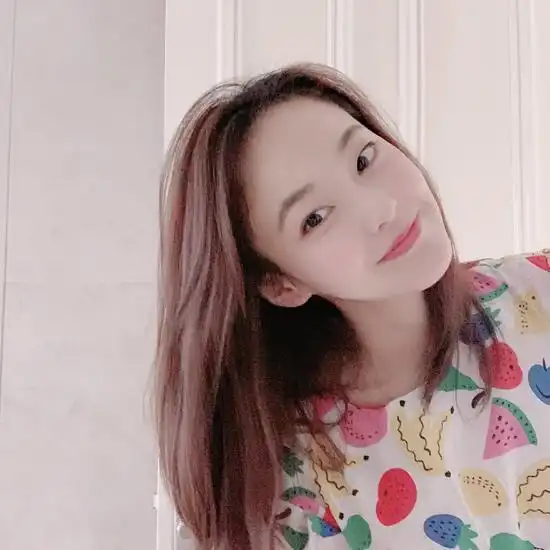 被粉丝土味情话表白张佳宁甜美水果装显春日元气