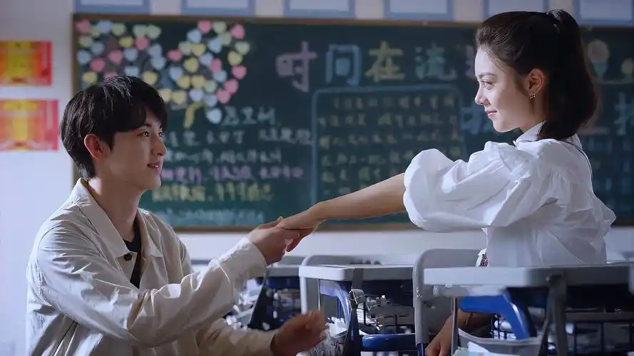 少年派2:钱三一浪漫求婚林妙妙这幕,连看30遍都不够,甜齁众人