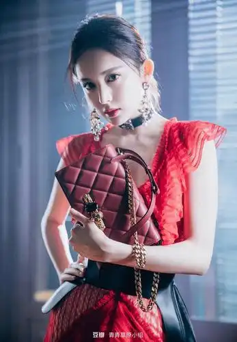 搬,alexander-mcqueen大中华区代言人官宣,古力娜扎