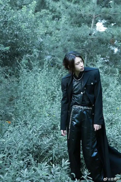 小鬼成都演唱会森系氛围感写真#@小鬼-王琳凯个人巡演下周即将在成都