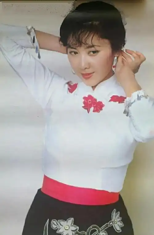 年《大众电影》青春影星|周洁|宋佳|林芳兵|陶慧敏|李晓燕_网易订阅