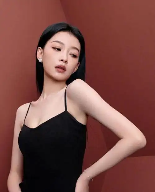 孙怡晒与女儿合照6岁大福长成俏萝莉母女骑单车玩耍超有爱