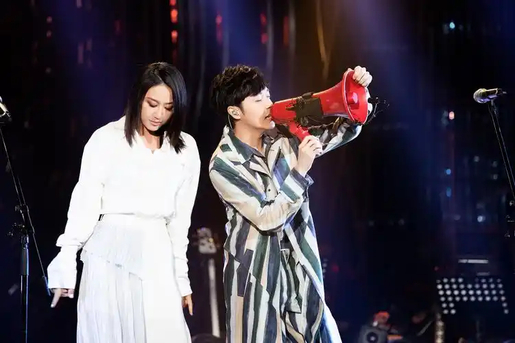 吴青峰《歌手》2019第十三期携手陈粒