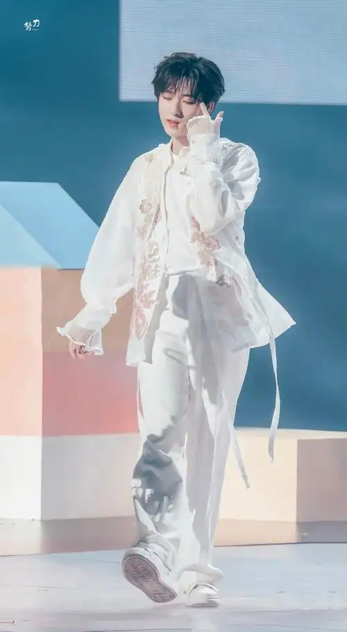 躺着听时代少年团的躺着真舒服##贺峻霖 梦蝶破笼