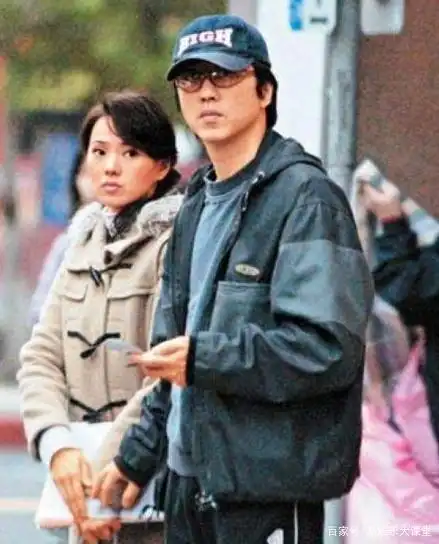 21年前凌晨,伊能静穿睡衣敲开黄磊房门,黄磊关上门说:"神经病"