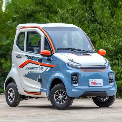 东威q7新能源款电动四轮车电瓶代步接送孩子女性全封闭式带棚家用