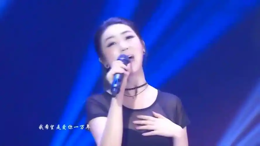 任妙音唱甜蜜情歌,一曲《天在下雨我在想你》,送给日思夜想的人