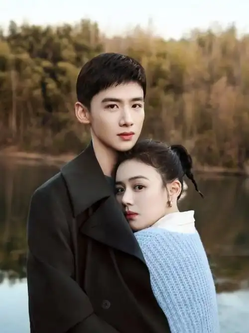 白敬亭直接亲到马思纯的鼻子上令人捧腹初次接吻经验不足