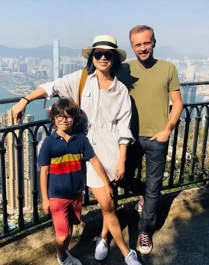 回顾最丑超模吕燕长相不佳却能嫁给法国贵族混血儿子颜值高