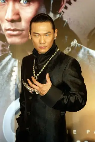 图文:《第8号当铺》收视破百集-杜德伟1