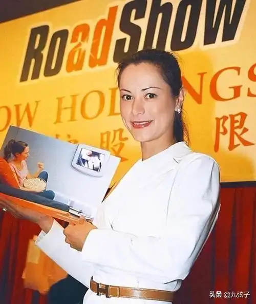 百亿富家女终遇良人大13岁老公身份曝光普拉达女王雷怡晖