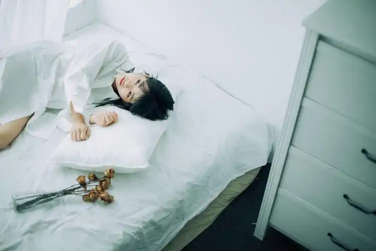 sing女团林津伊白衬衫露香肩长腿少女清纯超吸引