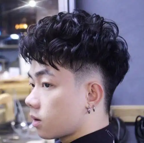 男生烫什么发型好看