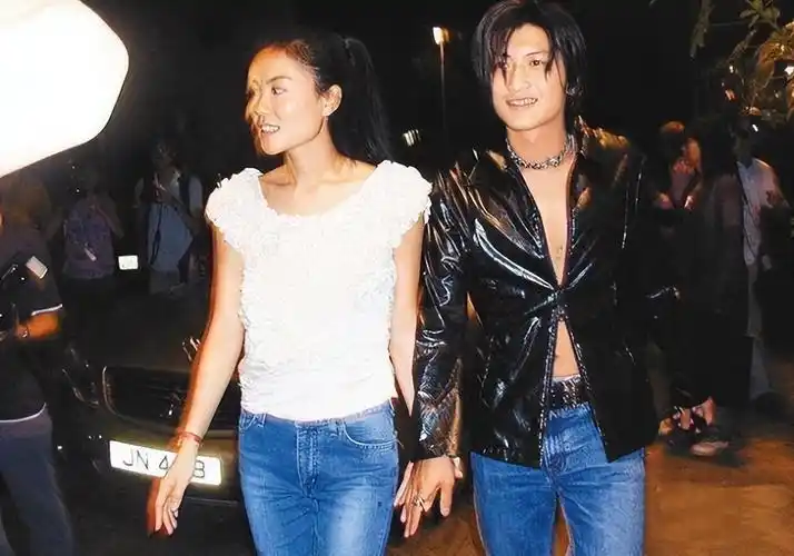 直到如今才明白谢霆锋对张柏芝不仅是喜欢而是用尽全力的深爱