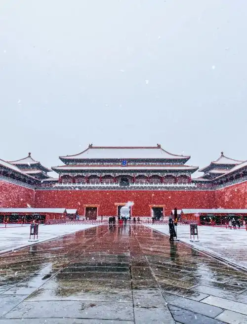 穿过午门,太和门等重重门禁是3万㎡的超大中心"庭院" 太和殿广场