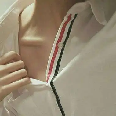 锁骨男男生头像