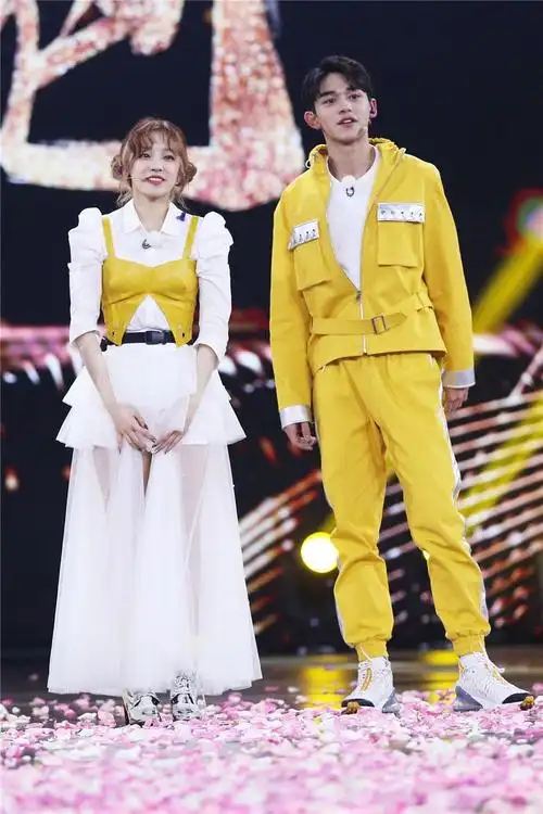 baby动情落泪宋雨琦脑袋爆炸奔跑吧首迎600人声音对决