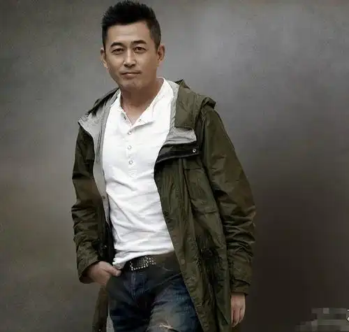 原创60后老干部比张嘉译更早成名现在老戏骨成配角