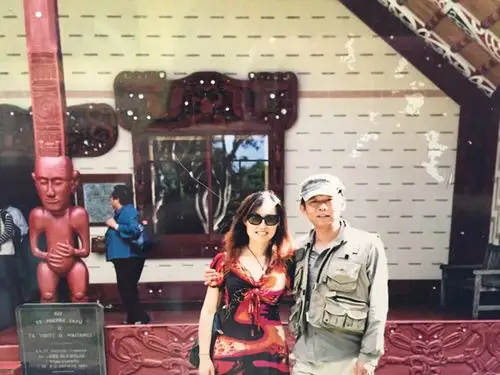 海外画家曹俊下