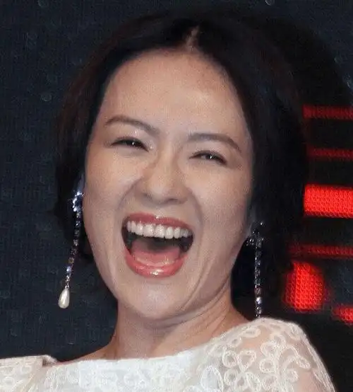 女星大笑照,女神变女神经,林心如范冰冰的表情让人遐想!