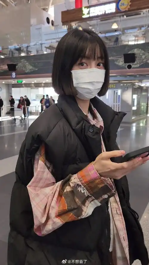 李溪芮粉丝也拍到李溪芮北京飞长沙的机场图了,这是报名最快的一次吧