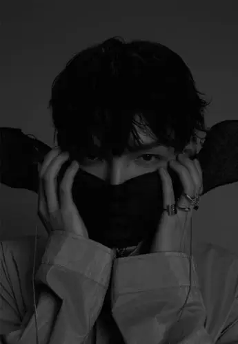 朱星杰首次触电慢情歌 《小丑》催泪上线