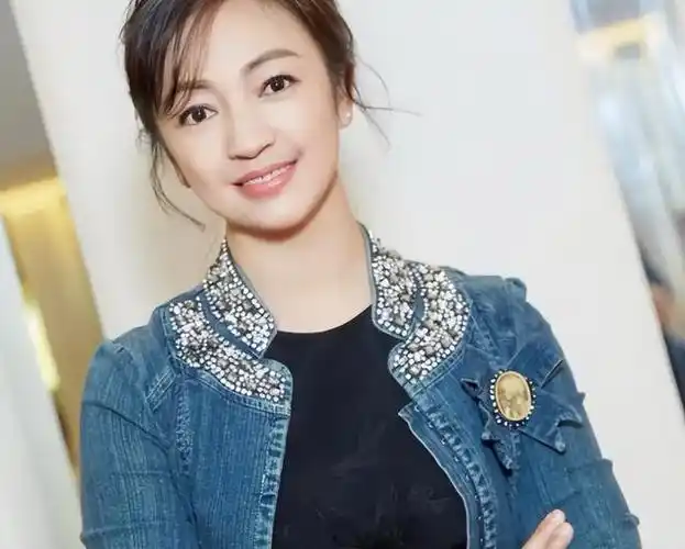 罗海琼:嫁华谊总裁,不放弃事业,如今演33岁男演员的妈