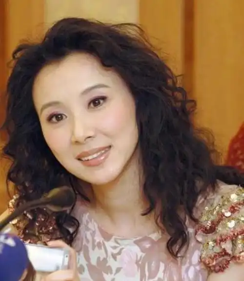 萧蔷我曾是台湾第一美女若拿我和林志玲比年过半百我也没输