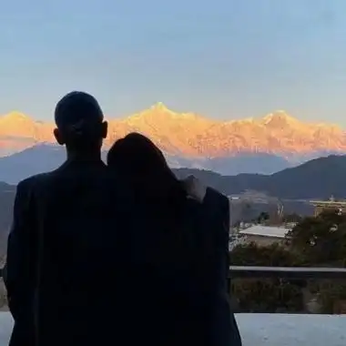 低调拥有成熟气质的新款情侣头像