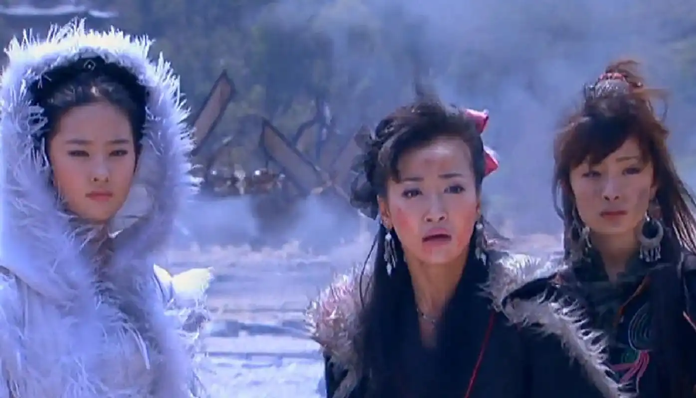 以前战场戏拍的是一点也不虚,刘亦菲神雕侠侣襄阳大战每个人都灰头土