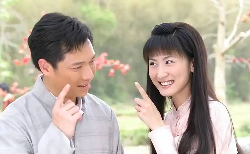 陈好的狐狸眼,半妖半媚,充满表现力.