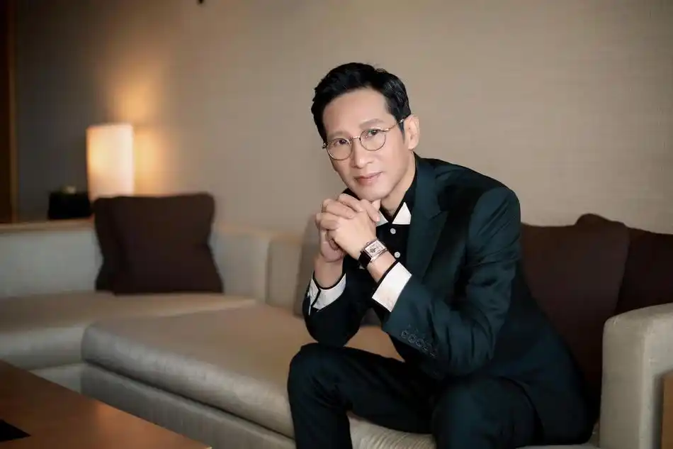 王劲松,1968年11月15日出生于江苏省无锡市,中国内地男演员,南京市