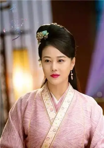 周海媚重演《倚天屠龙记》!绝世美女周芷若,52岁变灭绝师太!