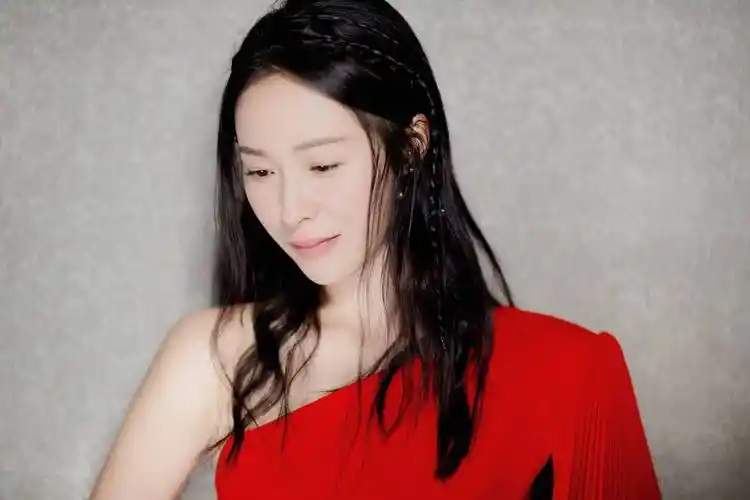 江一燕疑似隐婚有两子,以前的文艺女神,如今被全网黑!_网友_时候_消息