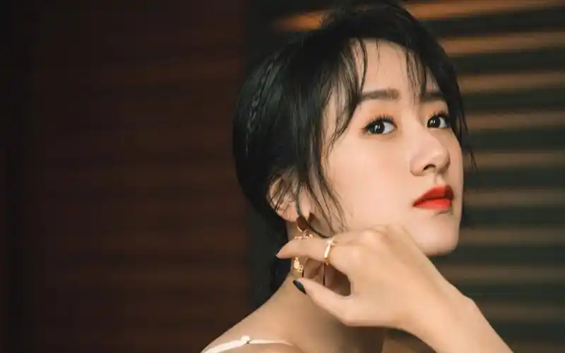 袁冰妍性感迷人写真桌面壁纸