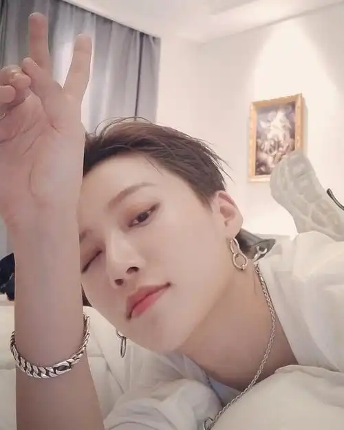 蜜蜂少女队-刘雨昕