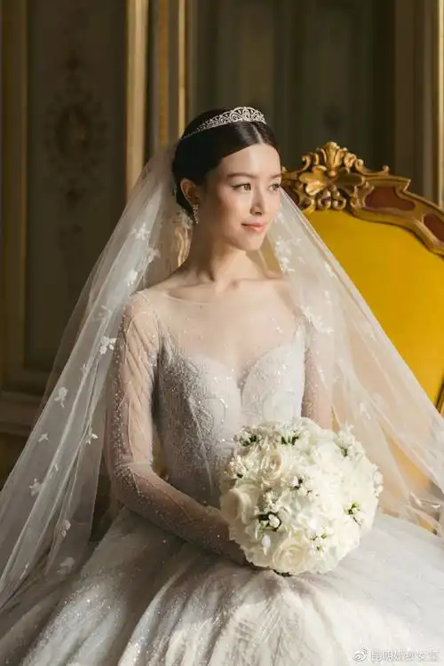 明星都爱穿的婚纱你喜欢吗